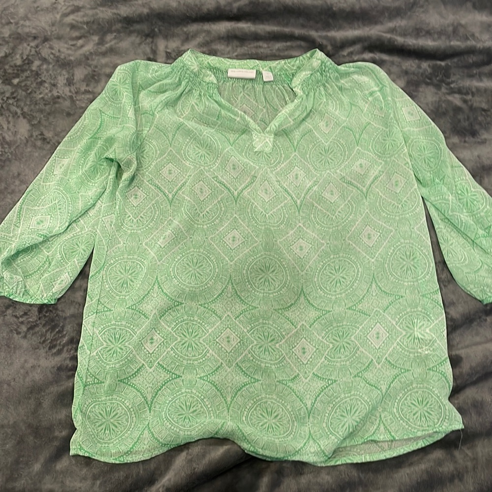 XS green quarter sleeve blouse
